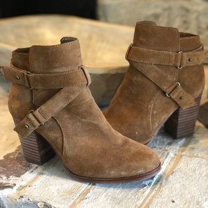 Gianni Bini booties